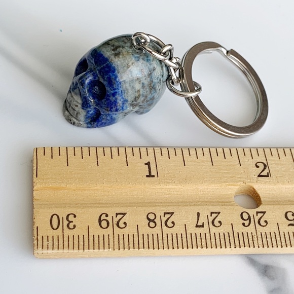 ❌SOLD❌Skull Keychain | Minerals Skull - Picture 7 of 8
